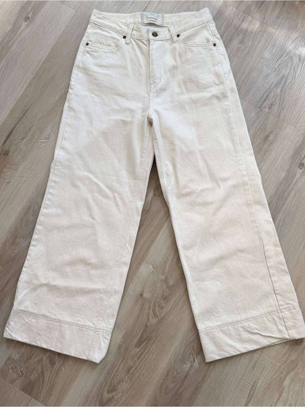 Flow Jeans Balanced Fit Wide Leg Trousers in Sand Limited - Size Medium
